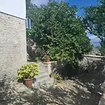 Arpet Guest house