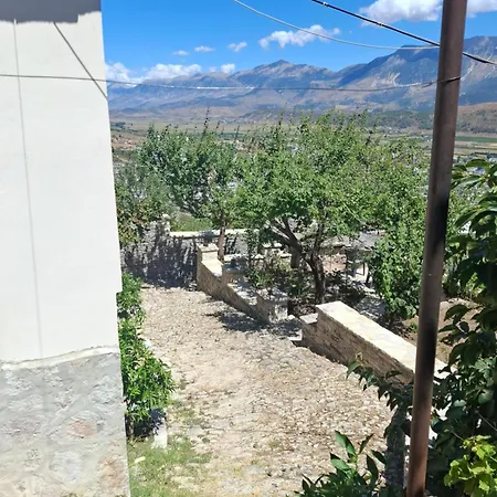 Konukevi Arpet Gjirokastër