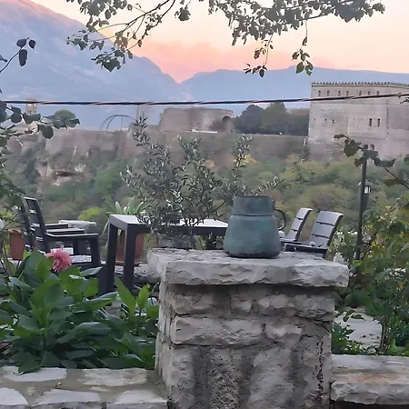 Arpet Maison d'hôtes Gjirokastër