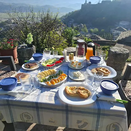 Arpet Gæstehus Gjirokastër