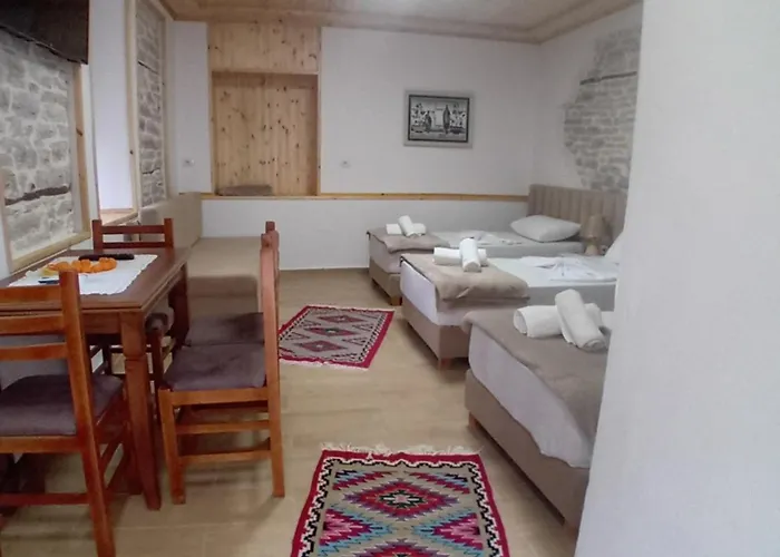 Arpet بيت ضيافة Gjirokastër