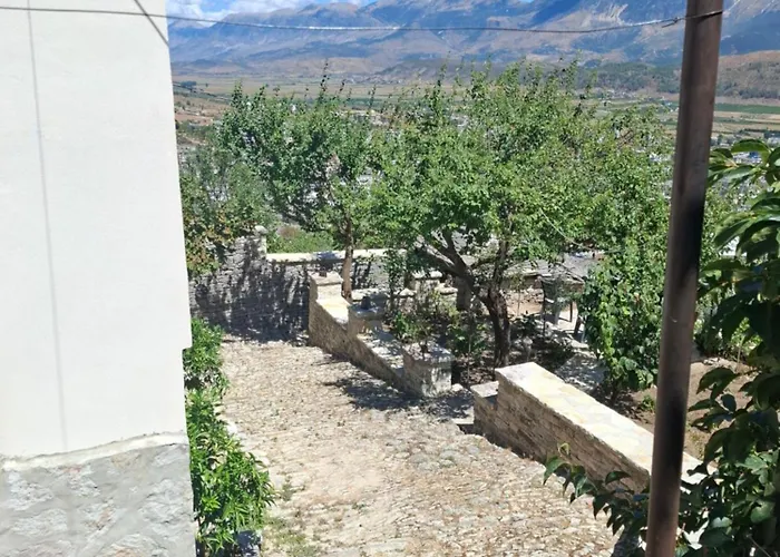 بيت ضيافة Arpet Gjirokastër
