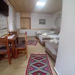 Arpet Gasthof Gjirokastër