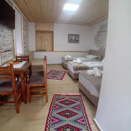 Arpet 招待所 Gjirokastër