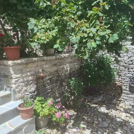 Arpet Gjirokastër