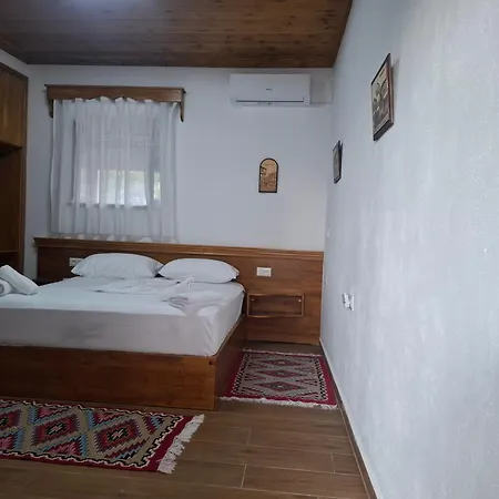 招待所 Arpet Gjirokastër
