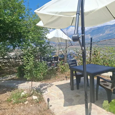 Arpet 招待所 Gjirokastër