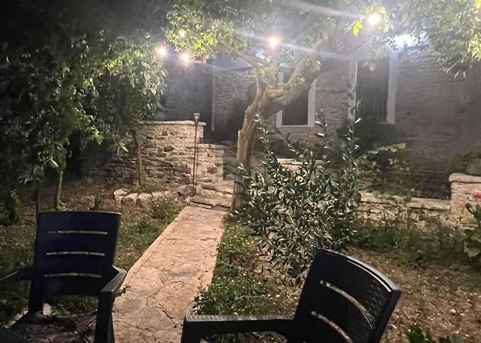 Arpet Gasthof Gjirokastër