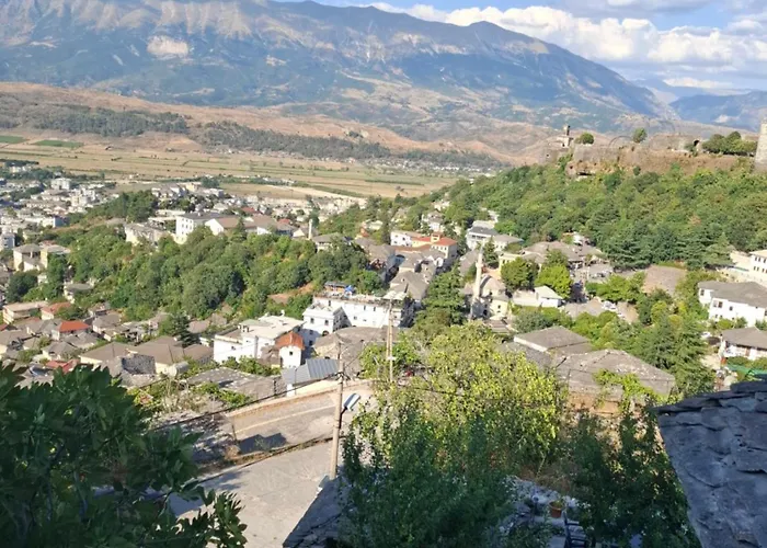 Arpet Gasthof Gjirokastër
